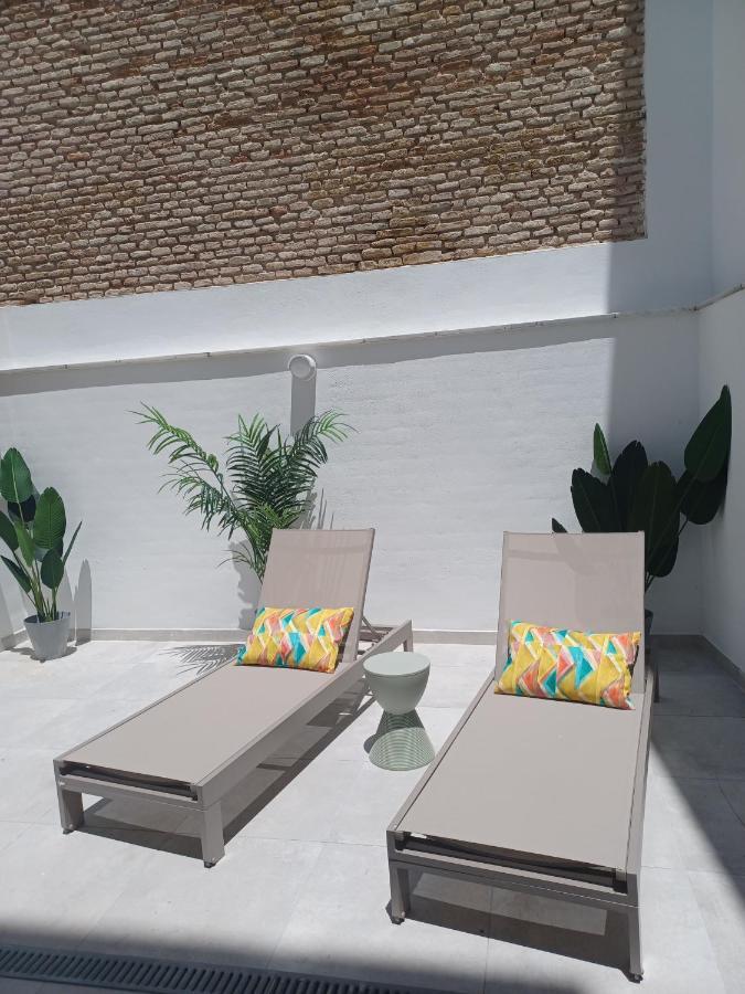 Pop Art Historia De Conde Negro Con Patio Privado Apartment Seville Exterior photo